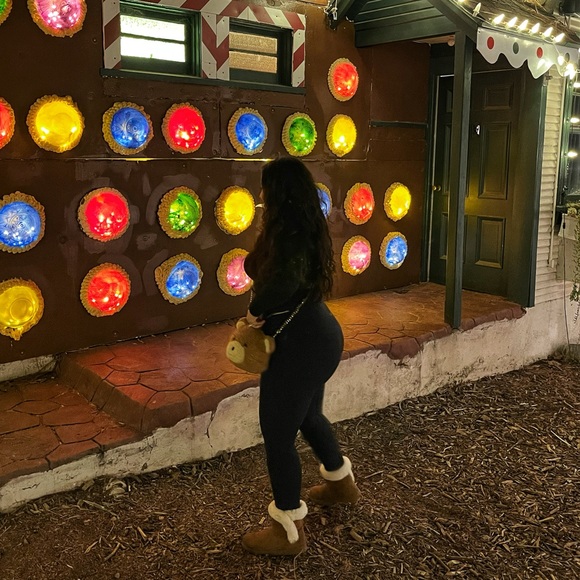 Welcome to my closet 🦋 - Picture 15 of 16